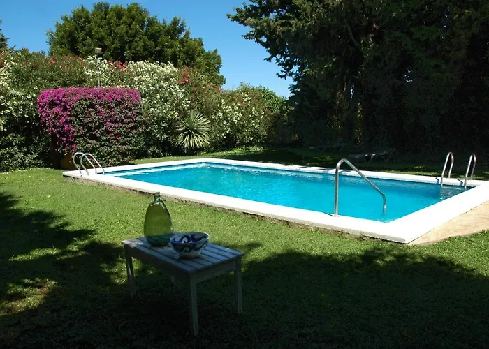 Villa Encarna Alojamientos Turisticos Con Piscina Comunitaria