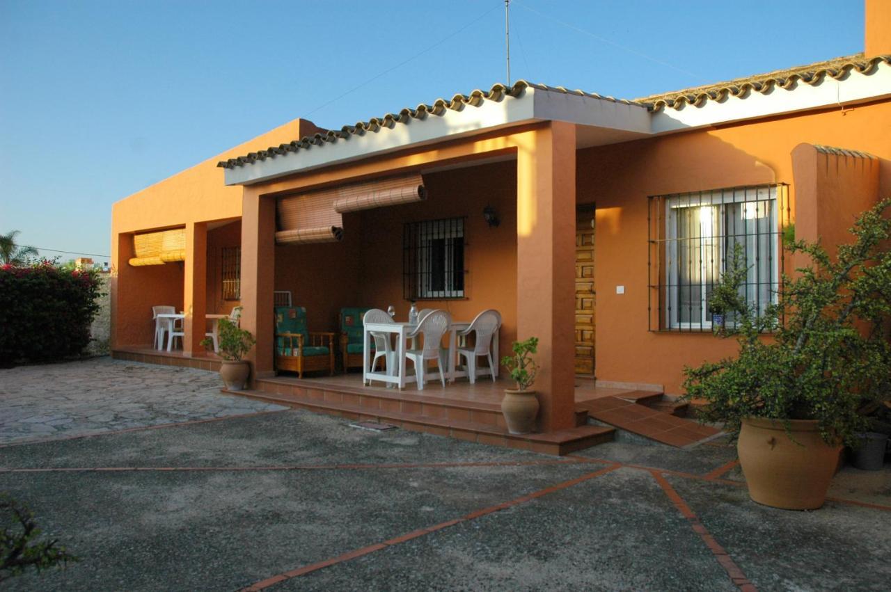 Villa Encarna Alojamientos Turisticos Con Piscina Comunitaria Apartment