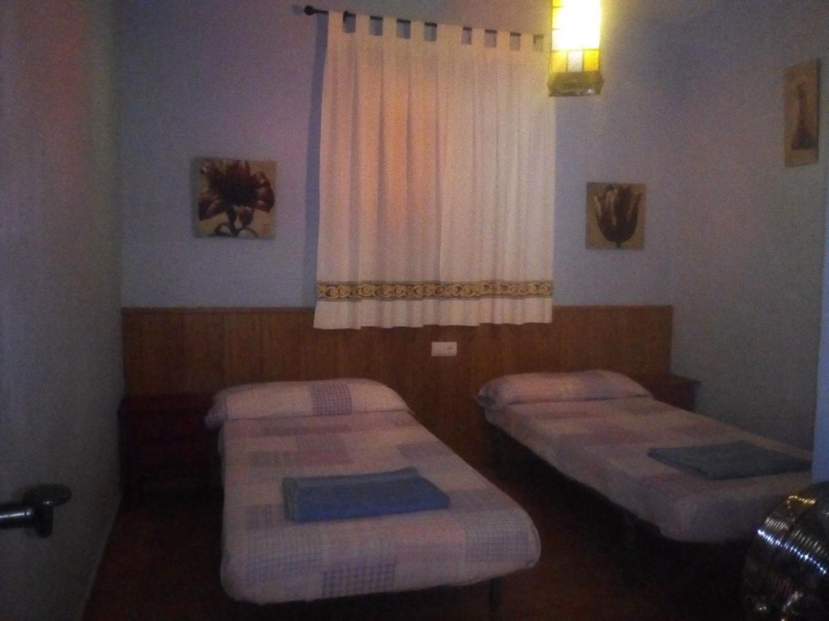 Villa Encarna Alojamientos Turisticos Con Piscina Comunitaria